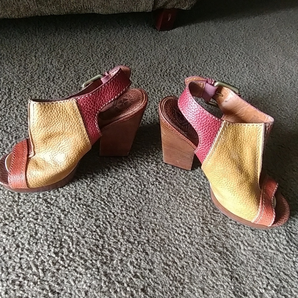 Heels - Picture 2 of 4